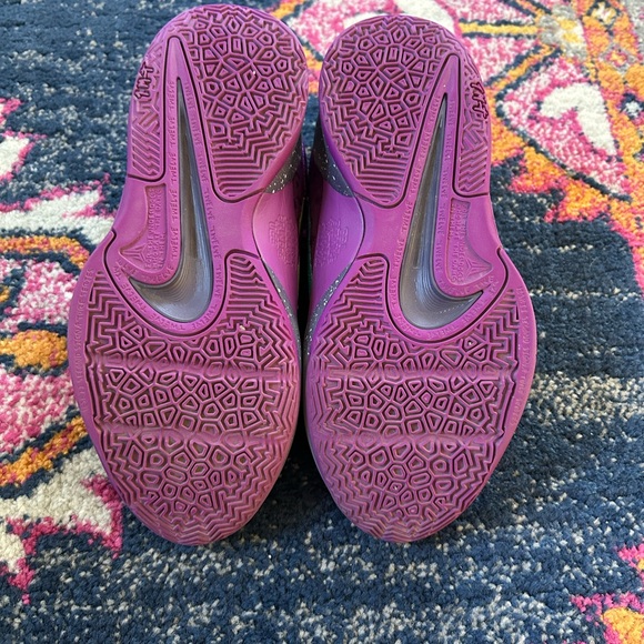 EUC Ja 2 Nike Basketball Sneakers - Picture 5 of 7